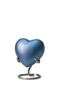 TB5290H | Monterey Blue heart Keepsake