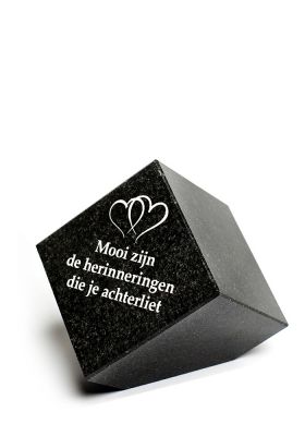 A133M | Massief blok + tekst | 9x9x9cm