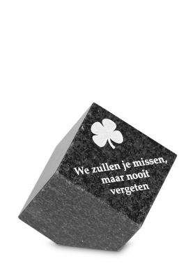 A133V | Massief blok + tekst | 9x9x9cm