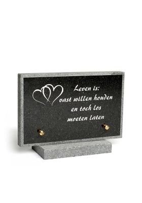 A150B | Graniet op sokkel + tekst | 13x20cm