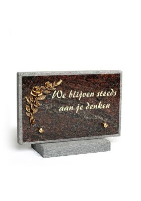 A150E | Graniet op sokkel + tekst | 13x20cm