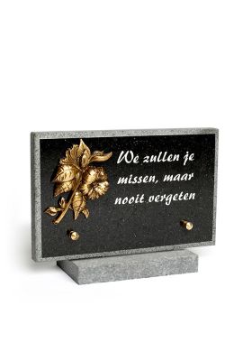 A150H | Graniet op sokkel + tekst | 13x20cm